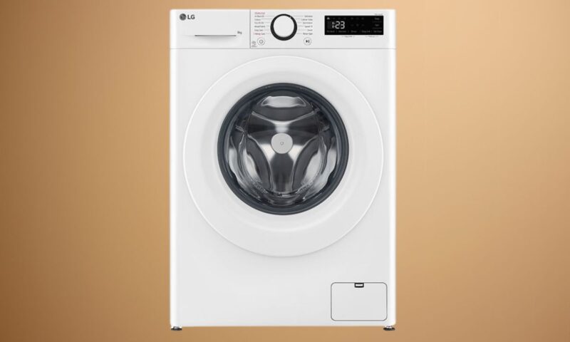 prikaz LG F2WR509SWW mašine za veš na krem pozadini