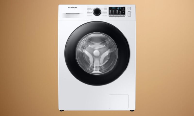 prikaz Samsung Series 5 SpaceMax™ WW11BGA046AE mašine za veš na krem pozadini